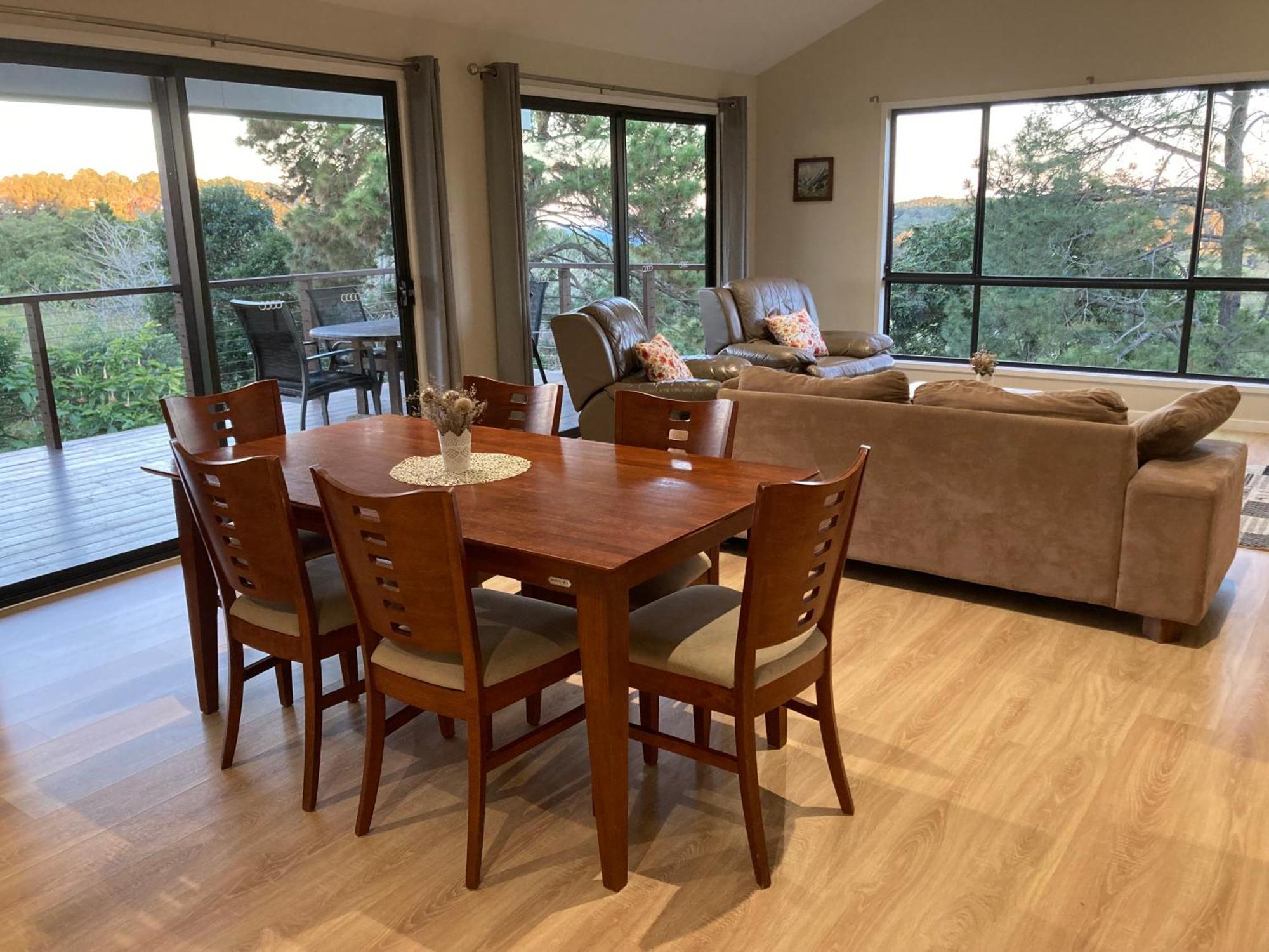 Flame Tree Holiday home Booroobin